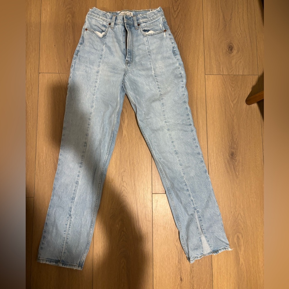 Abercrombie 90s straight ultra high rise size 28R